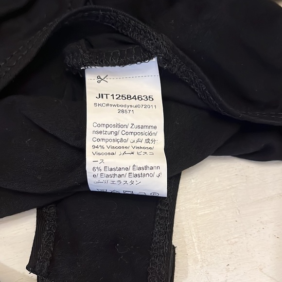 SHEIN Bodysuit With Side Cut Outs - Picture 6 of 6